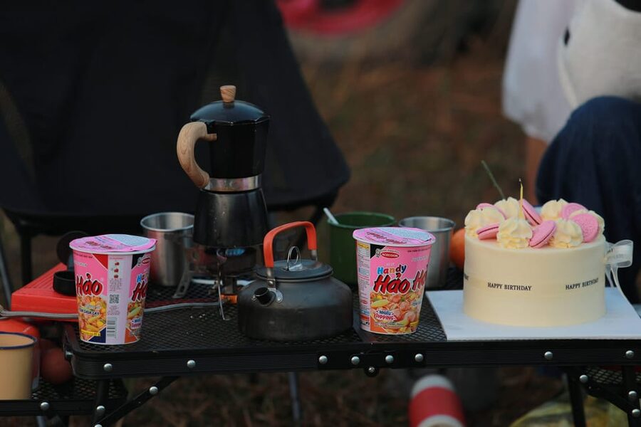 Da Lat: Sunrise Lake and Forest Photography Tour - Hot tea or Vietnamese coffee by the water: a pause that earns better shots