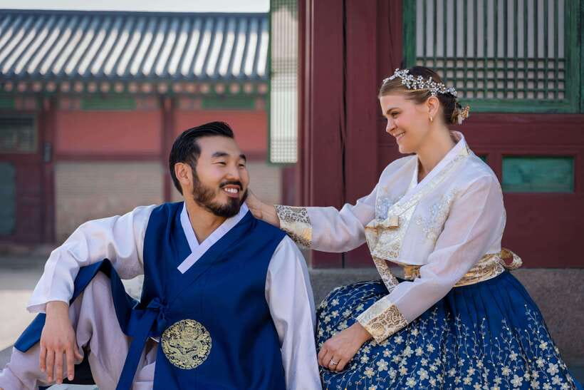 [Daehan Hanbok] Hanbok Photo Tour at a Palace - Photo delivery: what to expect after the session