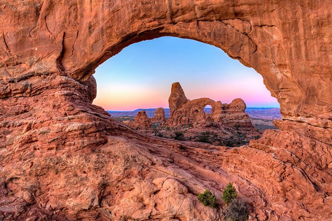 Day of Photography in Moab, Arches & Canyonlands - Price Breakdown: What $395 Buys in Arches, Canyonlands, and Beyond
