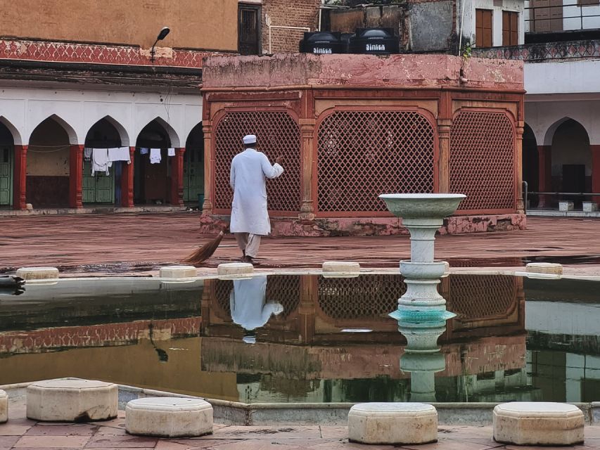 Delhi Like a Local: Food & Photography Full Day Tour - Temple sunrise and rickshaw ride energy