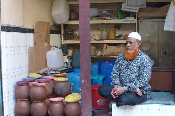 Dhaka Popular Street Photography Tour - Dhaka University area and Shahid Minar: the meaning behind the shots