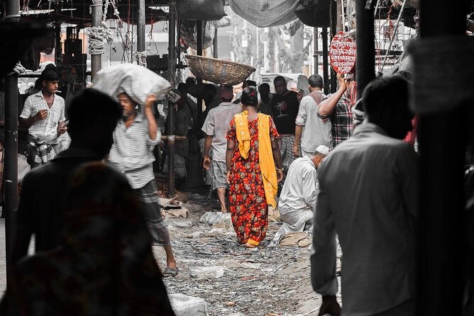 Dhaka Street & Culture Photography – Private Full-Day Tour - Stop 2: Shahbag Flower Market for color and early-morning character