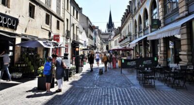 DIJON: Enjoy a photo tour with a professional photographer - Meet Tony at Porte Guillaume: start with a frame you can use