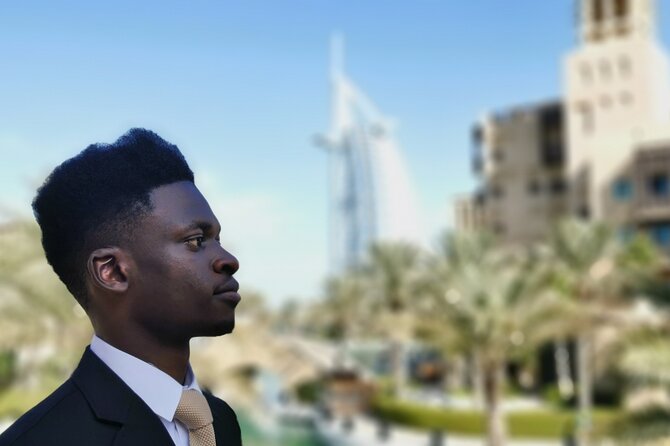 Dubai Half-Day Private Photo Tour . - Stop 2: Jumeirah Zabeel Saray and Palm Island’s West Crescent Skyline Frames
