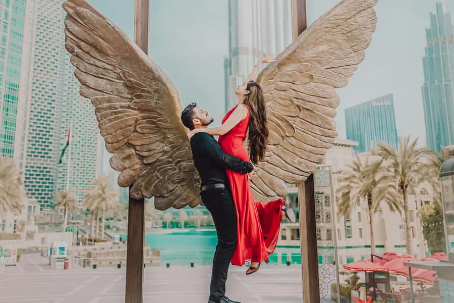 Dubai: Iconic Burj Khalifa Pre-Wedding Photoshoot - The meet-up and the warm-up: Wings of Mexico stop