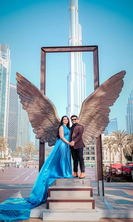 Dubai: Iconic Burj Khalifa Pre-Wedding Photoshoot - Burj Ceni: the quieter photo stop that helps your photos feel varied
