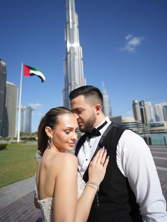Dubai: Iconic Burj Khalifa Pre-Wedding Photoshoot - The Burj Khalifa moment: scenic views and the main event