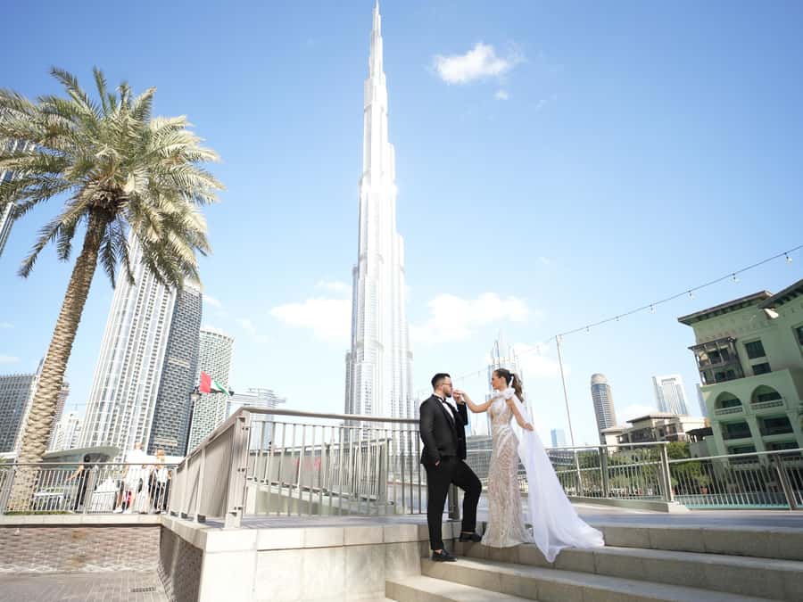 Dubai: Iconic Burj Khalifa Pre-Wedding Photoshoot - What to bring (so you don’t sabotage your own photos)