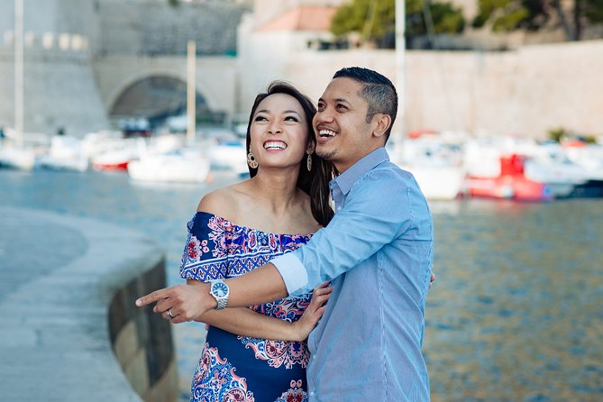 Dubrovnik Private Photoshoot with Local Professional Photographer - Meeting at Pile Gate: what the 1-hour rhythm is really like