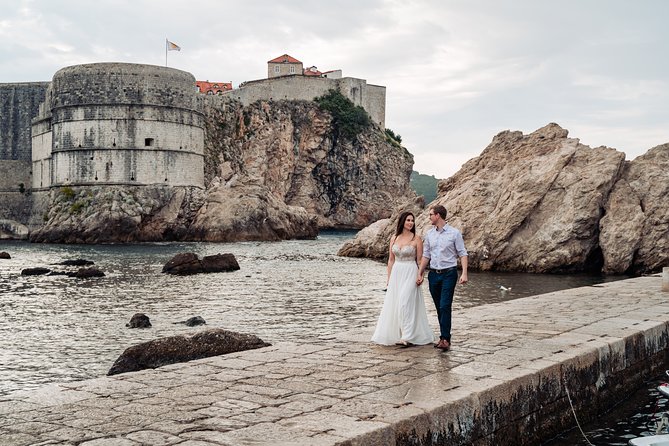 Dubrovnik Private Photoshoot with Local Professional Photographer - Posing guidance vs natural portraits: what you’ll likely feel