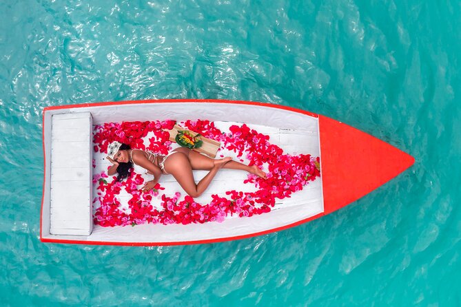 Dushi Boat Drone Photoshoot | Free Champagne | Fruits and Flowers - Key things that make this shoot worth it