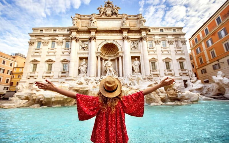 Early morning photoshoot at The Trevi Fountain - How the private photoshoot works: posing, angles, and real direction