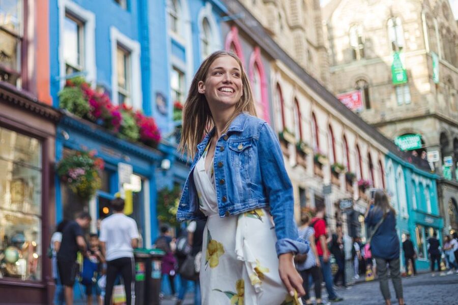 Edinburgh Old Town: Professional Photoshoot & Edited Photos - Quick Hits Before You Book
