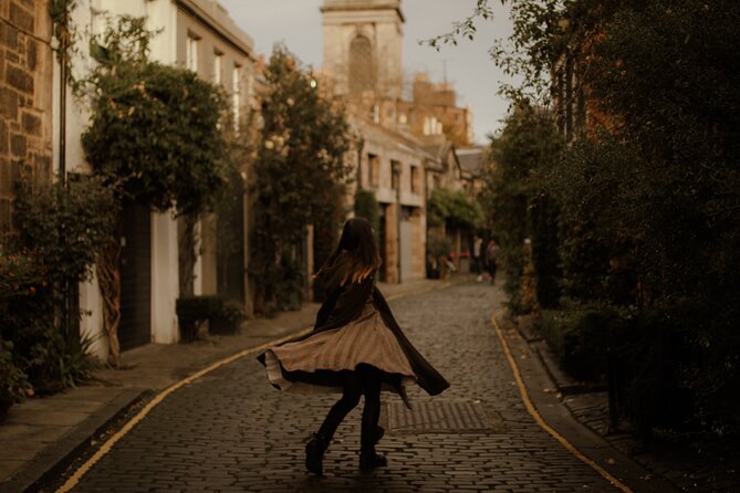 Edinburgh Photo Shoot - capture your memories ! - The Writers’ Museum theme and the High Street climb