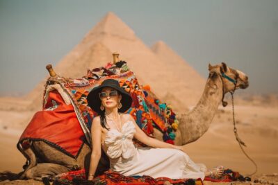 Egypt Luxury Photoshoot & Full Day Private Day Tour at Giza - The Valley Temple of Khafre and the Great Sphinx: big impact, short time