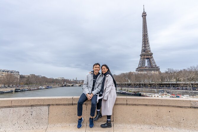 Eiffel and La Seine Photo Shoot - Paris Photographer - Where you meet: the practical starting point near Bir-Hakeim