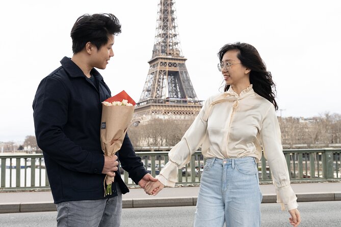 Eiffel and La Seine Photo Shoot - Paris Photographer - The photo delivery system: original JPGs, fast turnaround, and download limits