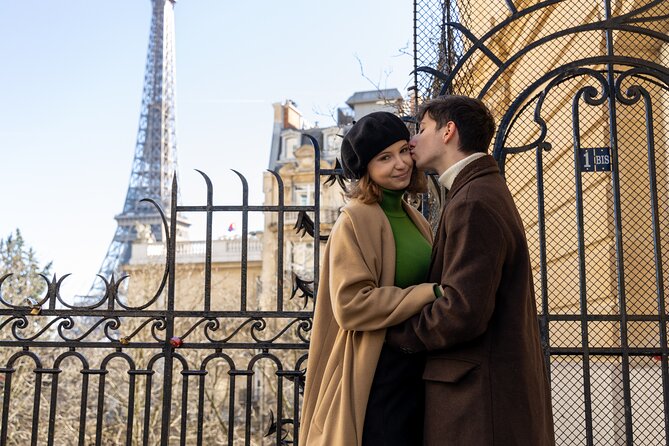 Eiffel and La Seine Photo Shoot - Paris Photographer - The 25-minute plan: Eiffel Tower views first, then Pont de Bir-Hakeim