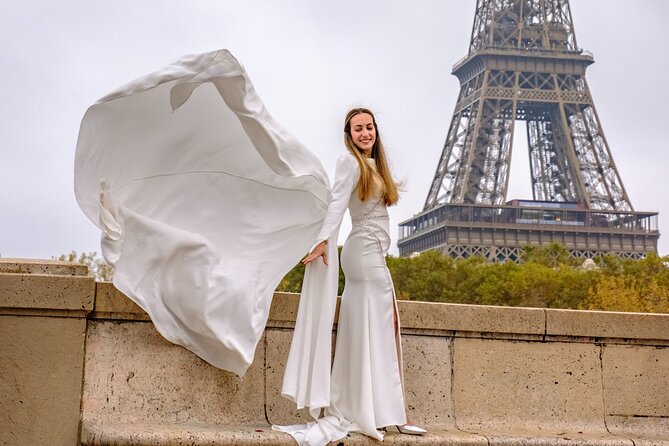 Eiffel Tower Photoshoot - Should you book this Eiffel Tower photo shoot?