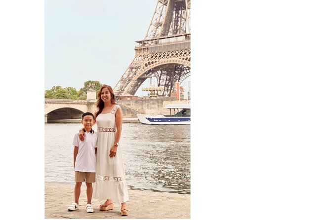Eiffel Tower Private Photo Shoot - Pick the right session: 30 minutes, 60 minutes, or night glow