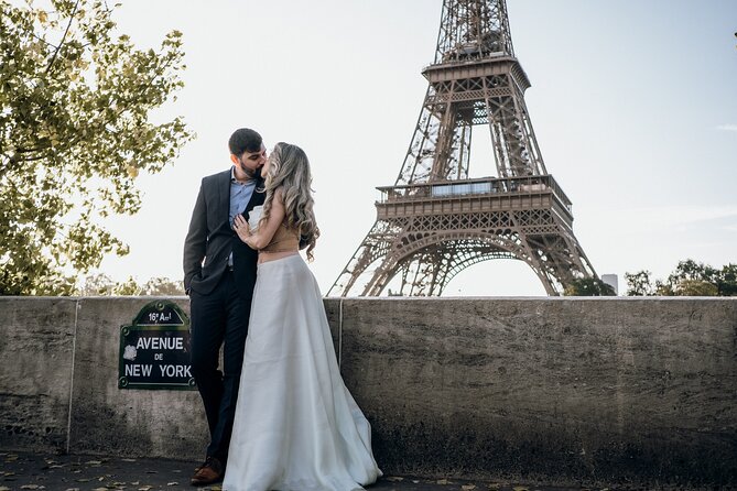 Eiffel Tower Private Photoshoot With a Professional Photographer - The 1-hour format that actually fits a full Paris day