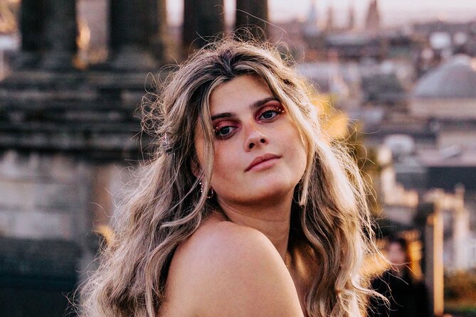 Enchanted Professional Private Photoshoot Tour in Edinburgh - 150 Steps to Edinburgh Castle: Getting the Angle Without Losing the Moment