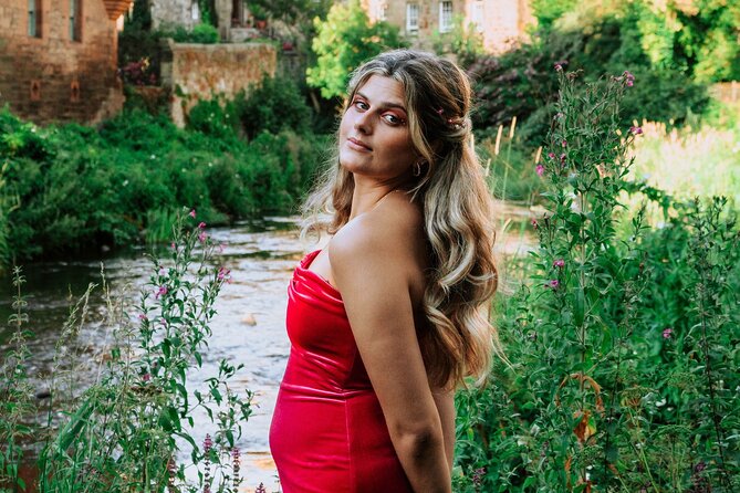 Enchanted Professional Private Photoshoot Tour in Edinburgh - Greyfriars Kirkyard or Cockburn Street: Picking the Right Mood for Your Photos