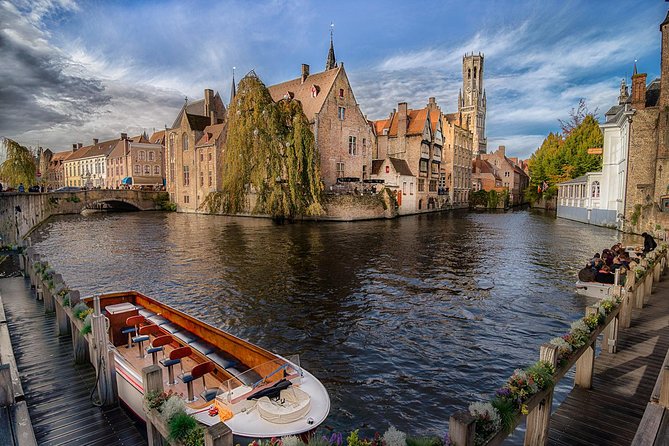 "Essential Brugge" Photo Tour - 3hr private city tour & workshop - Ten Wijngaarde beguinage: quiet lines for calm, serious photos