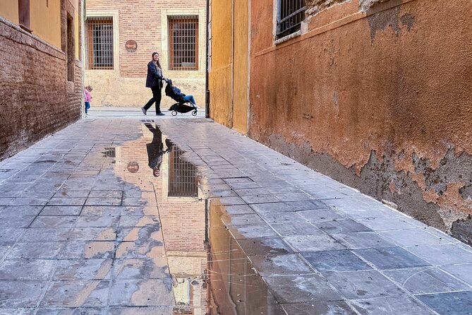 Excellent Private Photography Walking Tour & Workshop in Valencia - Valencia street scenes are built for photography