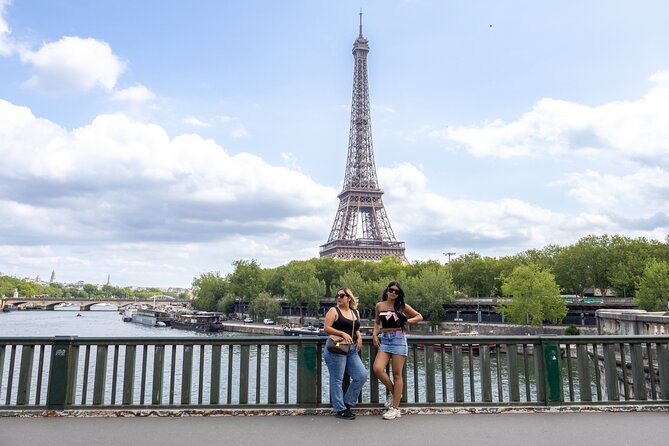 Exclusive Eiffel Tower Photo shoot - Chic & Timeless - Key highlights you’ll care about