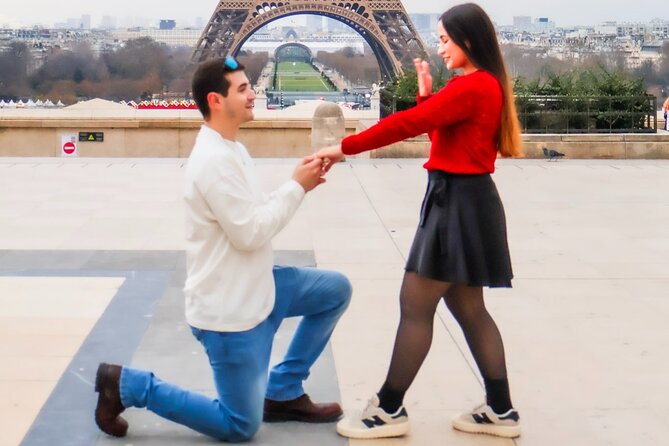 Exclusive Eiffel Tower Photo shoot - Chic & Timeless - The Eiffel Tower, framed the right way (and the not-so-obvious way)