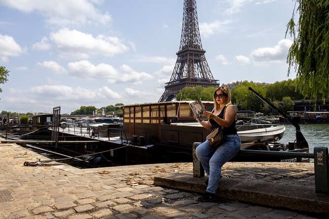 Exclusive Eiffel Tower Photo shoot - Chic & Timeless - 30 edited photos in 48 hours: value beyond the session