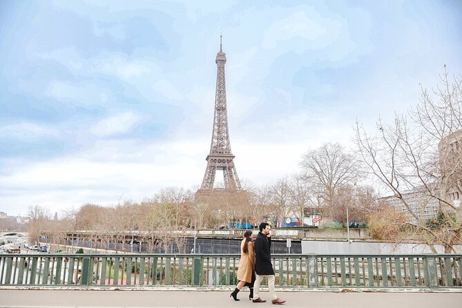 Exclusive Eiffel Tower Photo shoot - Chic & Timeless - Who this suits best (solo, couples, families)