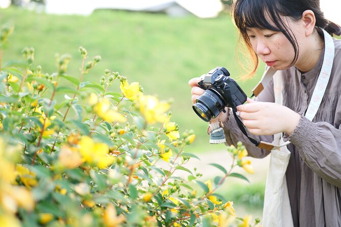 Exclusive Gion Kyoto Photoshoot: A Private Experience - Yasaka Shrine: classic Kyoto vibes in the first stretch