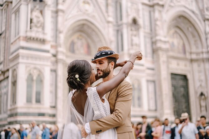 Exclusive Private Photoshoot in Florence - Ponte Vecchio: The Bridge Shots That Always Work