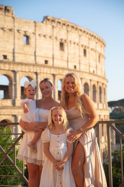 Expert Photographer of Rome with Guide - The pictures you get back: RAW or JPEG, plus real posing direction