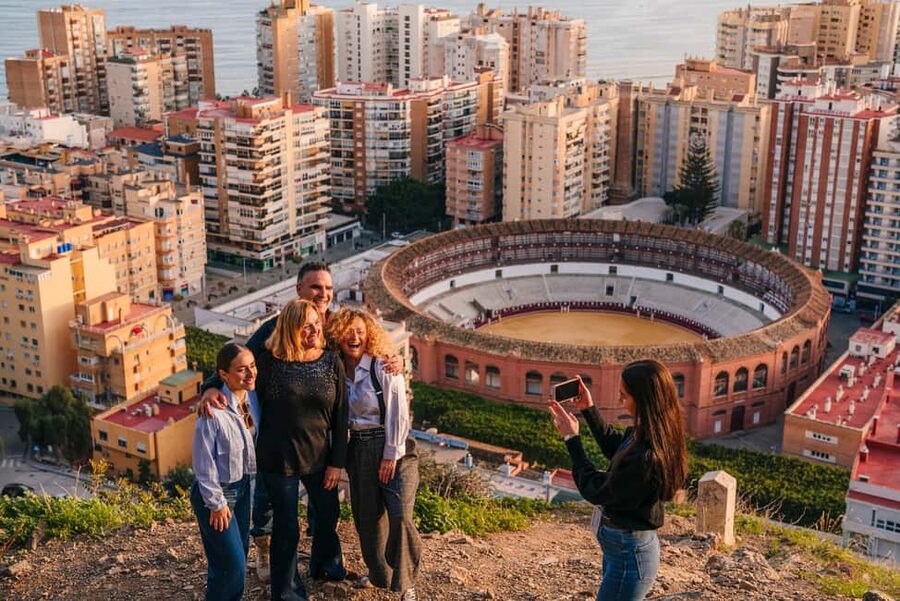 Express Tuk-Tuk Tour in Malaga: Gibralfaro Viewpoint and Photography - Muelle Uno to Gibralfaro: You Spot the City’s Big Landmarks Fast