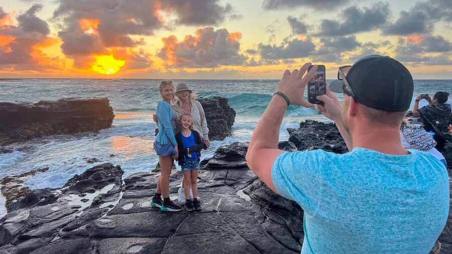 First Day Must 10-Hour Sunrise & Full Island Photo Tour - Why this sunrise-to-North-Shore photo tour works