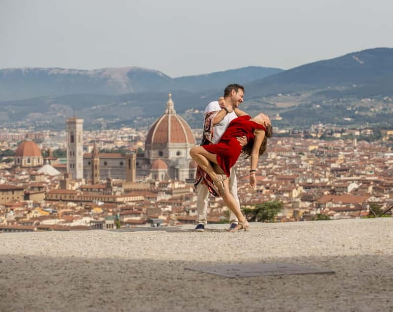 Florence: City Skyline Photoshoot at Piazzale Michelangelo - The photoshoot flow: candid, posed, and natural skyline shots