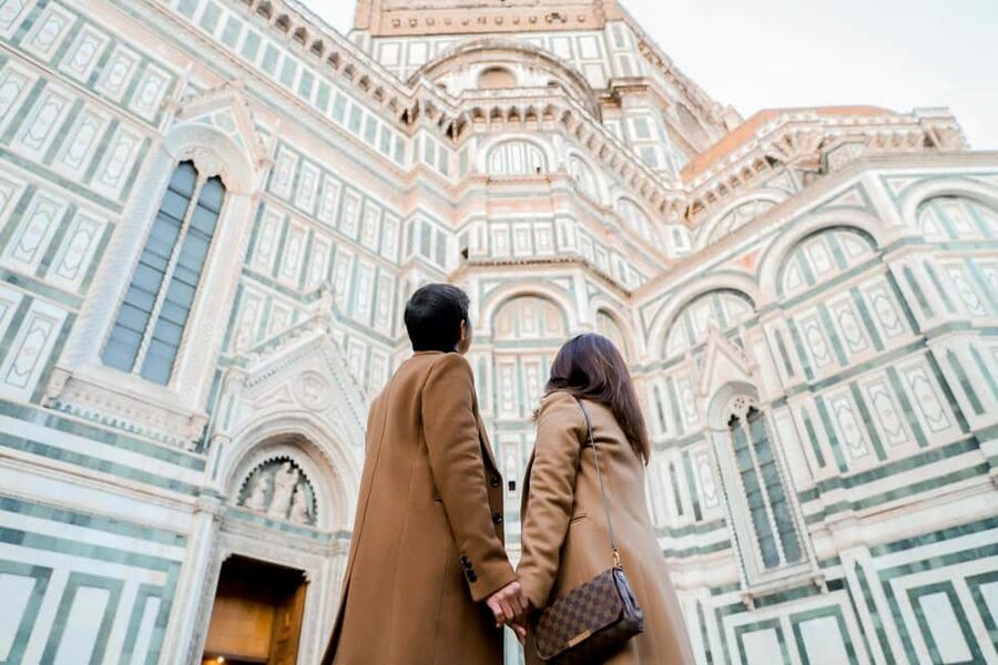 Florence : Photoshoot In The City - Walking the Duomo streets: where your photos start to pop