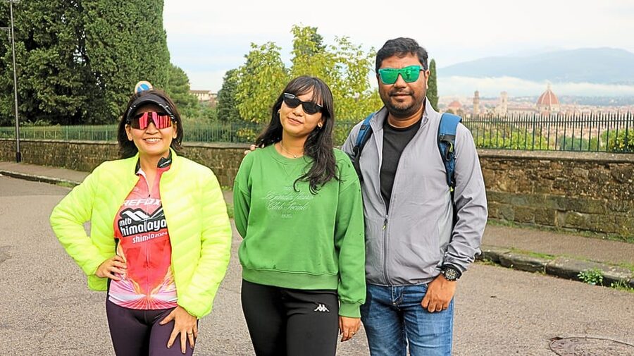Florence Premium E-Bike Tour + Photo Shoot and Tastings - Finding Your Way to Piazza Ognissanti (and Why It Matters)