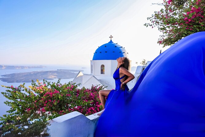 Flying Dress Photoshoot in Santorini - iconic views (WE DO MAGIC) - Your dress choice is part of the storytelling