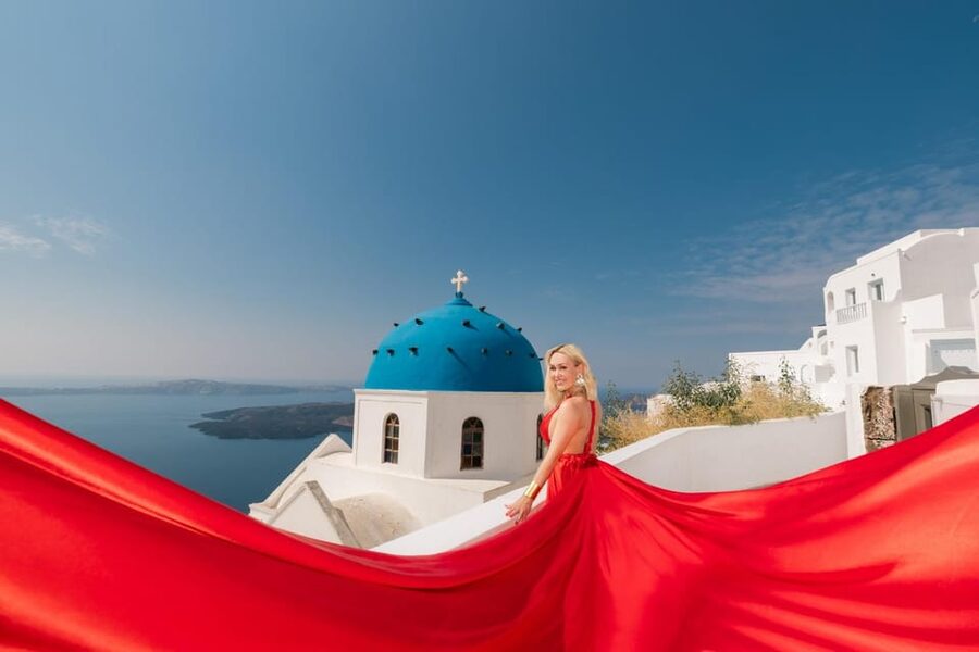 Flying dress Photoshoot in Santorini with Hotel Pickup - From Hotel to Studio: Private SUV Pickup and a Real Changing Setup