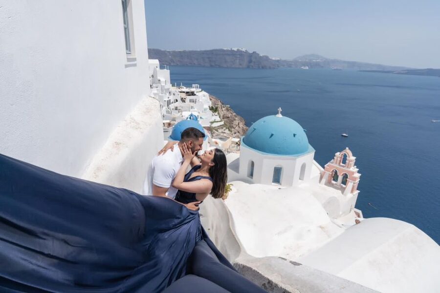 Flying Dress Santorini Photoshoot - Editing and Delivery: 50 or 60 Professionally Edited Photos in 7 Days