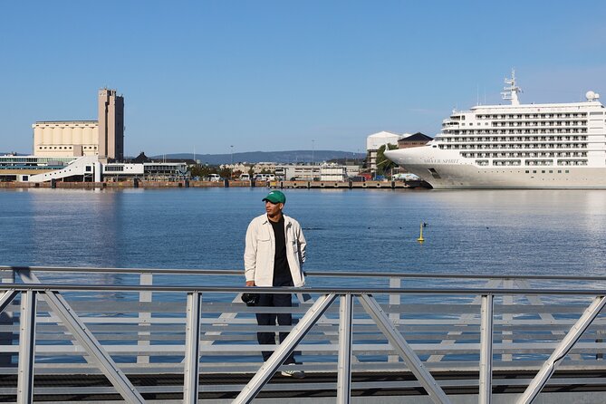 Free Oslo Photo Tour: Iconic & Instagrammable Spots - Stop 2: Munch in 10 Minutes for a Quick, Specific Shot