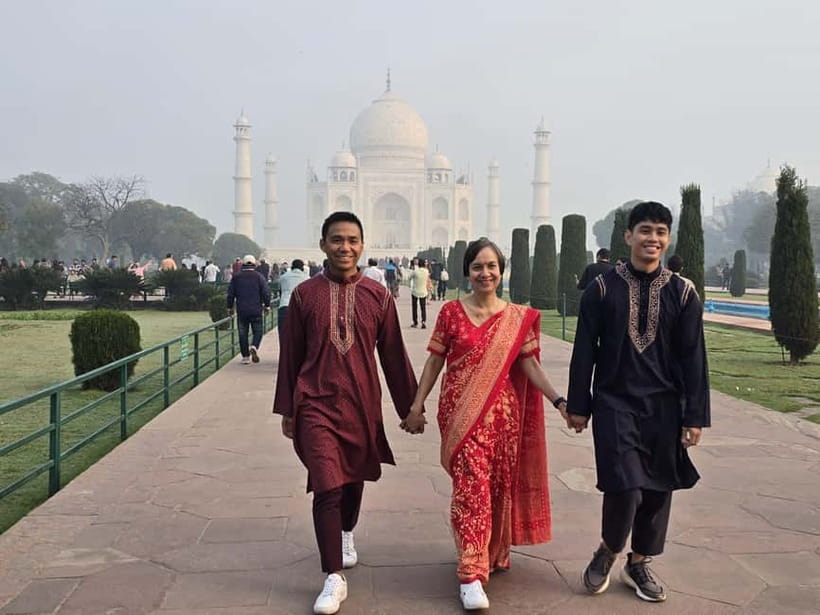 From Agra: Taj Mahal Guided Tour With Professional Photos - Inside the Taj Mahal: a guided 3-hour walk that doesn’t rush you