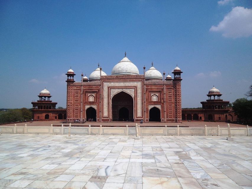 From Delhi: Taj Mahal Tour with Professional Photographer - Quick practical tips before you go