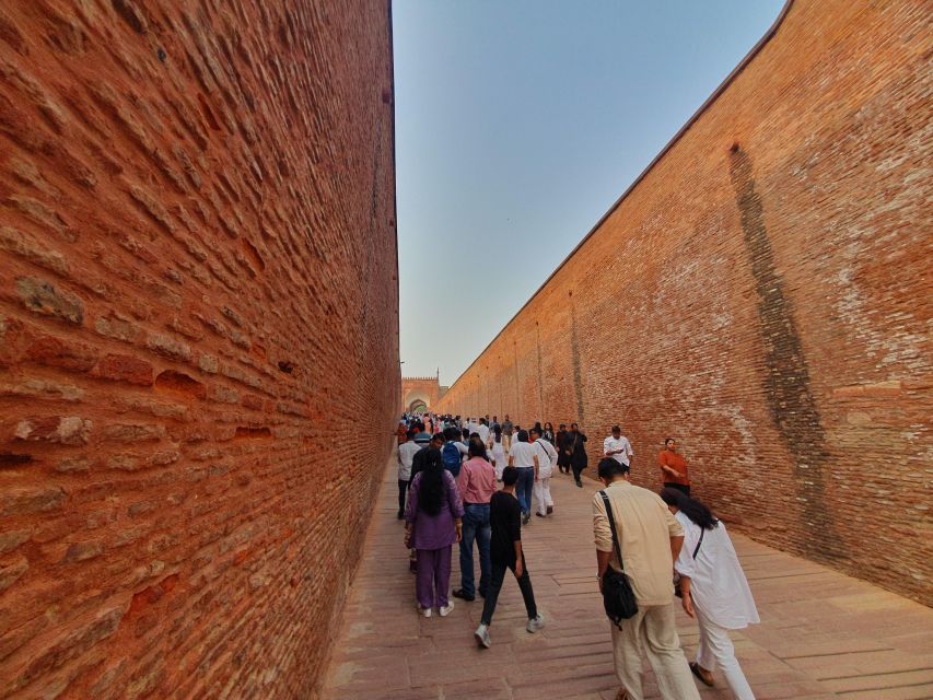 From Delhi: Taj Mahal Tour with Professional Photographer - Lunch in Agra: what the 5-star Mughlai stop realistically means