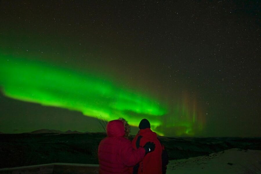 From Fairbanks: Northern Lights Aurora Tour with Photography - Snacks, drinks, and warmers: the small comforts that change everything