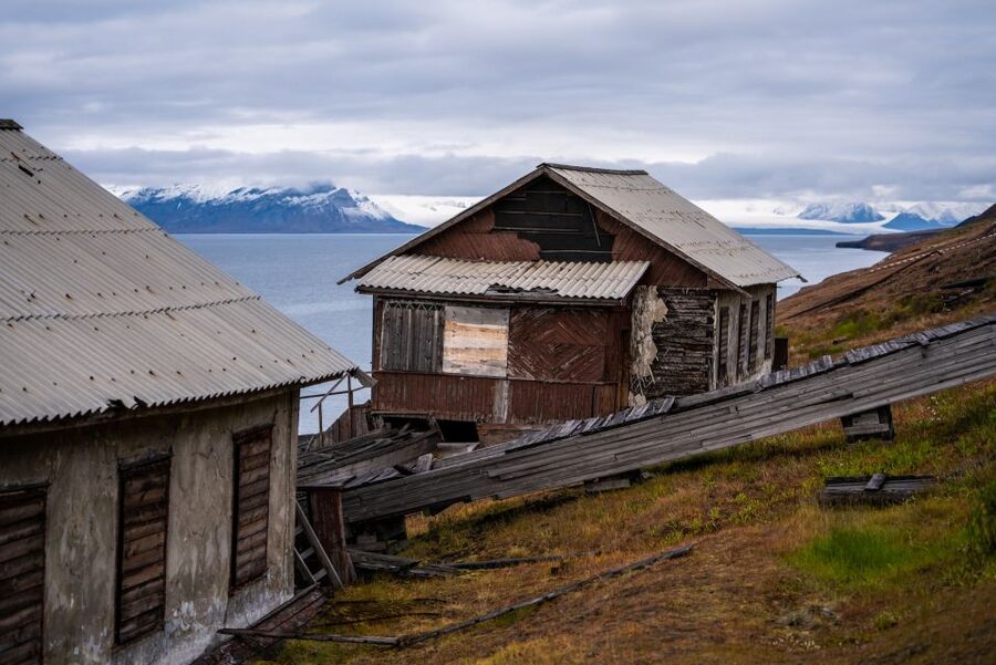 From Longyearbyen photo tour: Mysterious Barentsburg - Longyearbyen-to-Barentsburg by ship: why the water time matters